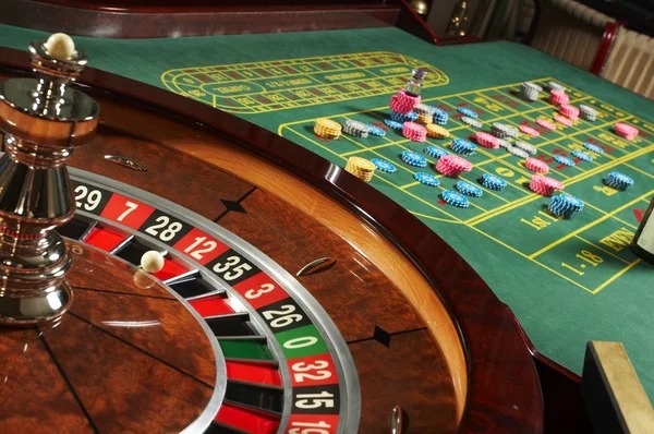 iboplay app showing live blackjack and roulette tables with low-latency streaming